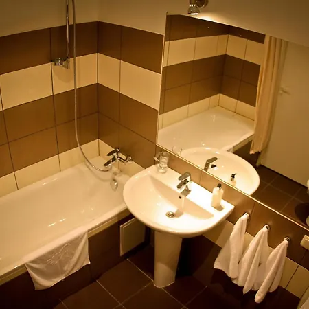 Primo Hotell 3*